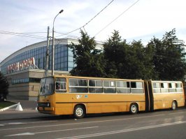 Ездил на таком красавце в институт в далеком 93 году. Очень любил стоять в месте сочленения частей автобуса.