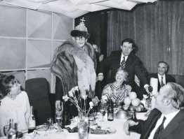 Знаменитые режиссеры в образах прославивших их персонажей