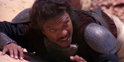 В это сцене пушистость усов героя постоянно меняется.