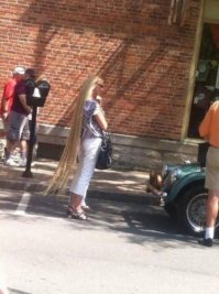 Можно запалить когда она бзданет, волосы калыхаться начнут..................)))))))))))