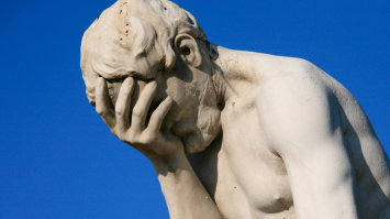 ну ну, посмотрел бы я как свежим переломом наносят удары