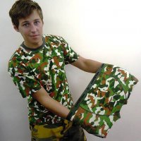 Рубашка с изображением оргии, которую купила мама своей дочери, взорвала Интернет