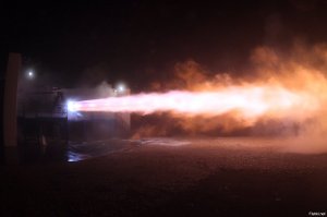 Пока Вы читаете морали Человечеству, SpaceX потихоньку проводит успешные огневые испытания двигателей и заканчивает проектирование ракеты-носителя.