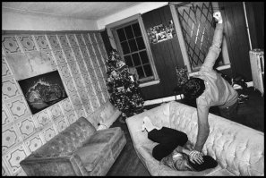 Когда задолжал за охрану.....