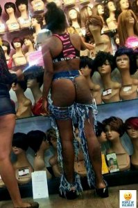 Это как сильно рваные джинсы только на машине.Как то так.