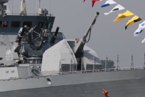 Я фигею раньше были орудия!! Калибр 1000мм как не больше. Нынче 100