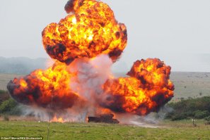 что бы понять абсурдность сего действа, приведу оригинальный комент:

mikevienna, Brno, Czech Republic, a day ago
 
T-54's? seriously? why not line up T-34's or even BT-7's....... if we got to war we might just have to face something newer than a 60 year old design