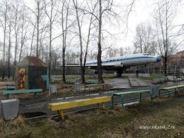 В Комсомольском парке Иркутска-2 стоял такой же, одно время в нем кафе было. Потом убрали всю технику - вертолет, самолет, БТР, поставили детские аттракционы. Куда уволокли - неизвестно, не нашлось у авиазавода средств на реставрацию, видимо.