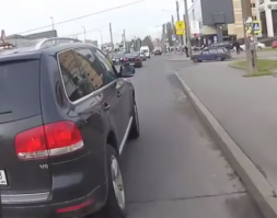 где тут хватает места?на фото раз или на фото два?