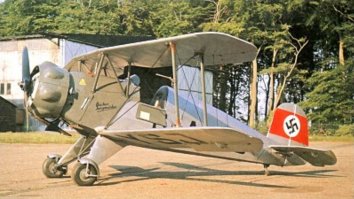 А на футболке у него я так полагаю это..Bucker Jungmeister..