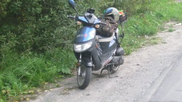 У моего отца был "Вятка-Эл", он на нём всю Прибалтику исколесил и Лениградскую область и весь Солнечный Скобаристан.
Я продолжаю дело отца: