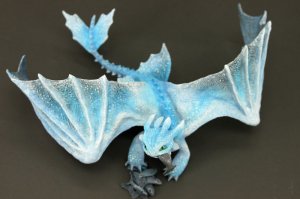 Этот Зубастик самый четкий! Прям себе захотел. И кстати, не ясен размер, ничего нет для сравнения на фото(