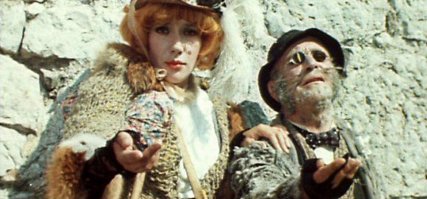 В 15 году он по другому пел

"Добрый вечер всем! Моё имя Стефанишин Александр тот самый которы указан здесь на фотографии как региональный директор "Городские кассы"! Я хочу всех поставить в известность что я не куда не убегал и нахожусь в Севастополе, убегают те кому есть за что или от кого бежать...мне же не от чего скрываться! Я хочу пояснить что Кассы были проданы 02 сентября 2015 года, полная смена руководства произошла 16 сентября 2015 года после этого момента были поменяны все ключи в банке, инкассация, и весь административный персонал, мы уже никаким образом не могли влиять на работу касс и на 16.09.2015 года у нас не было ни перед кем задолженности по оплате платежей! Тем кому мы продали бизнес мы не могли даже представить что такое могло бы произойти и мы сами пытаемся с ними связаться и выяснить вопрос по задолженности но кроме "абонент временно не работает" мы ничего не слышим последнее время в телефонно трубке... Мы все это время исправно делали свою работу как бы сложно нам не было,а сложностей было много начиная с проверок постоянных и не обоснованных до отмены агентского вознаграждения которое некоторые ресурсные организации просто перестали платить да ещё и потребовали ранее вознаграждения им вернуть, не подумав о том что как нам платить зп и Аренды поэтому решение о продаже было принято быстро и спонтанно! Приехав из Москвы я постоянно только вкладывал в этот город и бизнес и постоянно получал за это только "подзатыльники" но мы никогда не отчаивались, я думал "Где родился там и пригодился", и для того чтобы кинуть население я бы никогда не продавал бы все в Москве и не переезжал бы сюда на ПМЖ! Я очень обеспокоен этой сложившейся проблемой и ещё раз повторю что я не убегал и не собирался это делать, но просто прошу проявить терпимость и дождаться что решат правоохранительные органы прежде чем "мешать с грязью" мою фамилию,очень вас прошу уважаемые блогеры и уважаемое население города Севастополя..."
ссыль http:/ 

Очередное кидалово, сделали бизнес собрали с народа бабки, фирму продали подставным лицам и вывели деньги, затем слились. А сейчас из за бугра что то гавкает на ФСБ, якобы московское ФСБ перед крымскими самбистами на цыпочках ходит за 15млн рублей. Эти байки он пусть Захарченко расскажет.

А про уникальное программное обеспечение для приема платежей, даже Петросян такого бреда не нес.