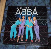 Последние свои хиты они записали в 1981 году. И с тех пор - тишина. Указанный проект, скорее всего, вариант подзаработать. Все их песни уже давно оцифрованы. Что еще можно с этими песнями сделать? Вот их последнее творение на пяти дисках: лучшие хиты. Купил недавно в Бельгии...