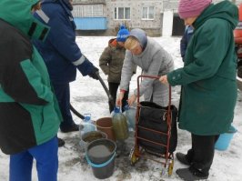 то есть цвет воды в баклажке тебя не настораживает?