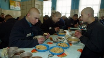 80 год. Деликатесы должны быть съедобны и питательны...кому что)