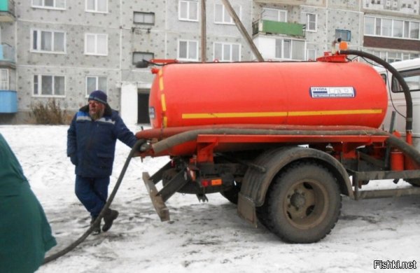 Братишки, я вам водички привез.