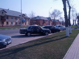 Я эту же машину чуть раньше видел, года так 3-4 назад)) Тоже не смог так просто пройти мимо.