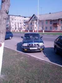 Я эту же машину чуть раньше видел, года так 3-4 назад)) Тоже не смог так просто пройти мимо.