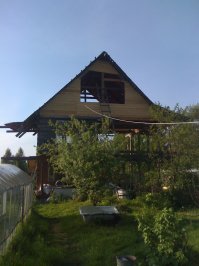 даааааа,был у меня домик недостроенный на даче(стоял лет 7 вроде),как то решил его достроить и тут понеслось.(вообще изначально планировалось что это будет банька)