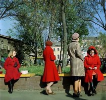 Прекрасное было время, но есть люди, которым никогда не угодишь, и мир, где все были гораздо человечнее, им не виден. Они просто ищут что-то плохое и каждый раз упоминают это. Как известно - "свинья везде грязь найдет". Не стоит что-то пытаться им объяснить, они не поймут. Лучше еще раз посмотреть на эти моменты тех времен и хоть на минуту ощутить себя в окружении добра...