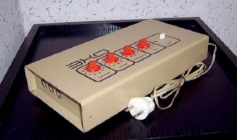 это уже очень даже продвинутая примочка и стоила недешево мы в свое время использовали еще и пружинный - дешевое говно конечно, но в небольшой комнате звучал почти неплохо