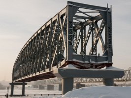 Памятник мосту в Новосибирске