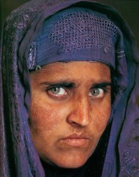 "Афганская девочка" со знаменитой обложки National Geographic арестована в Пакистане