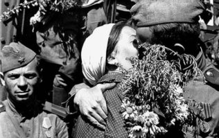 Чота американцы одни.     Вот - встреча!!!