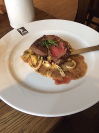 эх, найти б ее у нас в Ростове...
пробовала оленину в Чехии - безумно вкусно!