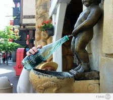 Странные фонтаны.