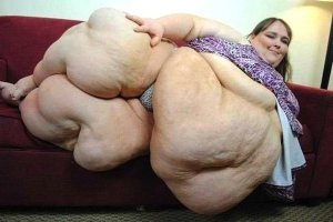 Смею предположить, что видит она не мешок с костями а с салом)) Ибо такая худоба говорит явно о психическом нездоровье