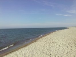 Не знаком с главой, а вот пляжи и море в Янтарном отменные! Этим летом: