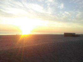 Не знаком с главой, а вот пляжи и море в Янтарном отменные! Этим летом: