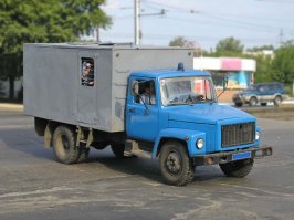 Этот тоже оттуда?