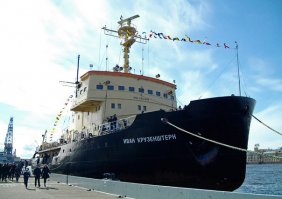 Не-е бабушка Матроскина на другом плавала