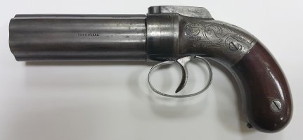 Шестиствольный капсюльный револьвер пеппербокс  Аллен-Виллок не мог выстрелить сразу из всех стволов, как говорил главный злодей.