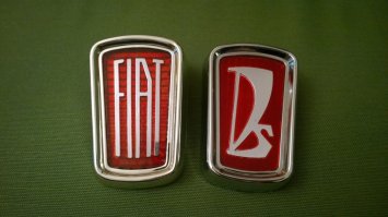 )))) Ошибаетесь ))) кроме значка там ещё несколько элементов которые на ВАЗ 2101 выглядят по другому , да и значок тех годов так же практически выглядит