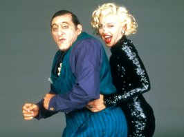 а как же Дик Трейси??? 
P.S. кто не понял, это Аль Пачино с ней. :)