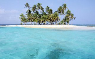 Мир без мудаков скорее выглядит так!
А на фото в бунгало скорее всего они и лежат)