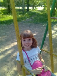 Просмотрел фотки - что-то все грустные какие-то...Странно как-то...
У меня дочка рыженькая, но грустной я её очень редко вижу!