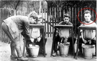 А я не понял, че тут Дюжев делает? Видно ему не понравилось доить коров в СШП, и он пошел в кино.