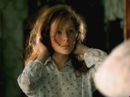 На Полину Кутепову похожа (тут в фильме Настя)