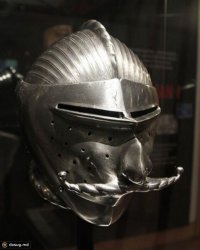 5 самых необычных средневековых шлемов