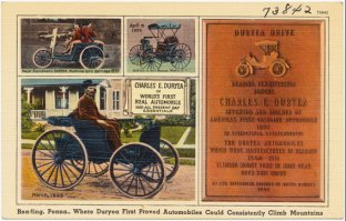 К сожалению, история про аварию двух автомобилей в Огайо скорей всего вымысел журналистов. И впервые она была опубликована в журнале Life 24 ноября 1967 года. Установить достоверность аварии (как и наличие только двух машин в штате) практически не возможно, ибо официально регистрация автомобилей в штате началась только в 1905 году. Вместе с тем известно, что первый автомобиль в Огайо (причем возможно - первый даже в США), но именно с бензиновым двигателем был построен инженером Джеймсом Ламбертом и в 1891 году он, двигаясь вместе с пассажиром Джеймсом Шовеландом, потерял управление, съехал в кювет и врезался в корень дерева, торчащий из земли. Оба мужчины получили незначительные травмы. Эта авария подтверждается публикациями в прессе именно того времени.
Далее автомобиль был восстановлен (кстати, он был трехколесным и фактически - прототипом) и Ламберт пытался сделать вторую машину уже на продажу, однако покупателей не нашлось, ибо цена в 550 долларов оказалась слишком высокой. Дело в том, что Генри Форд, построивший свой первый автомобиль в 1896 году, продал его за 200 долларов, что позволило ему основать фирму Detroit Automobile Company - официальная дата начала производства и продаж - 1899 год.
В штате Огайо первая фирма по торговле автомобилями, получившая название Brothers Duryeas, появилась только в 1896 году, но дата начала ее продаж не известна.
Кроме того. Джеймс Ламберт постоянно вносил усовершенствования в свой автомобиль - в одной из газет того времени упоминается, что их было порядка 200. Так что не известно, могли тот вообще самостоятельно ездить в 1895 году или был разобран "в гараже" для внесения очередных усовершенствований. 
Таким образом, не исключено, что 1895 году в Огайо двух автомобилей просто не было. Кстати, на приводимой картинке небольшая реклама тех времен. Автомобили и года выпуска. Понятно, что они заметно отличаются от того, что приведен для иллюстрации поста... Между прочим. У машины из поста на капоте фигурка с распахнутыми крыльями. Если есть специалисты - можно определить марку, примерный год выпуска, а значит и аварии...