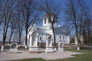 Усыпальница Раевских в с. Разумовка Александровского района Кировоградской обл, Украина
Здесь покоится генерал Раевский Н.Н.