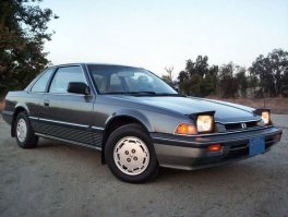 Я своей смазивал механизм подёмника уплотнителние резинки. В любой мороз, любую погоду откривались отлично.