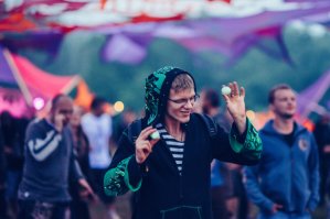 Крайне благодарен всем написавшим!
Зашёл в этот пост через пару лет, перечитал...
В общем, теперь всё более радужно и обширно.
Благодарю, что Вы в те дни не прошли мимо, 
мне очень смешно сейчас читать, как я так рассуждал однобоко.
Желаю Вам здоровица и классных идей)