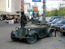 ПАМЯТНИК ЮРИЮ НИКУЛИНУ НА ЦВЕТНОМ БУЛЬВАРЕ, а про него забыли?