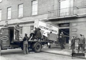 Доставка нового компьютера, 1957 г.
